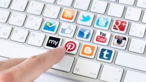 sosyalmedyapaylasim 300x169 - Sosyal Medyayı Etkili Kullanma Yöntemleri